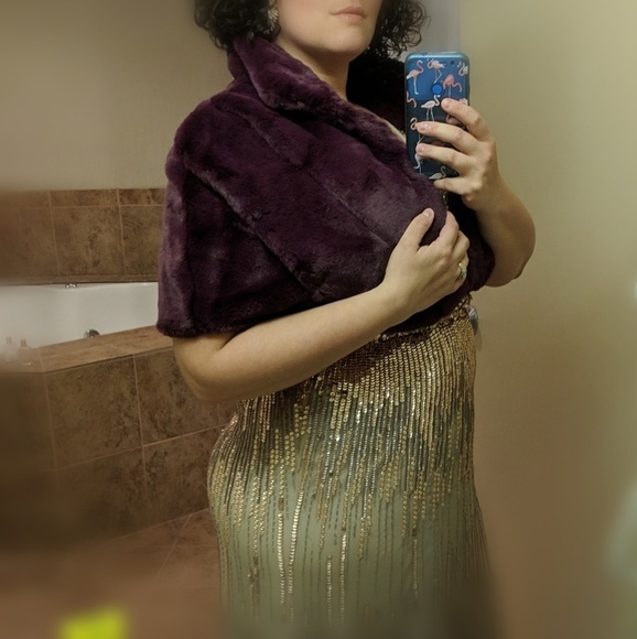 TAHARI plum colored cape - Picture 5 of 5